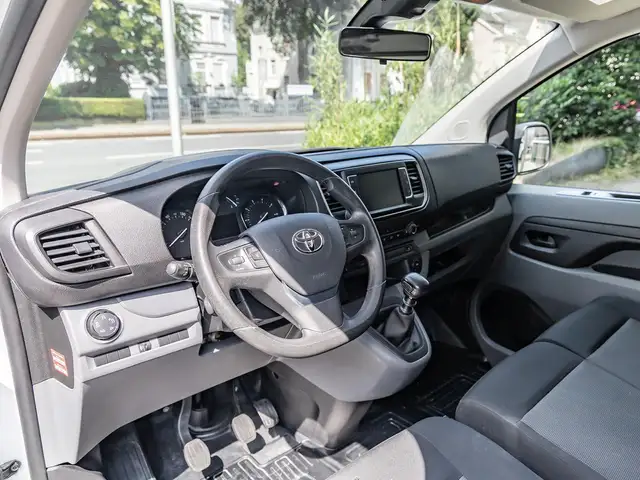 Toyota Proace view 7
