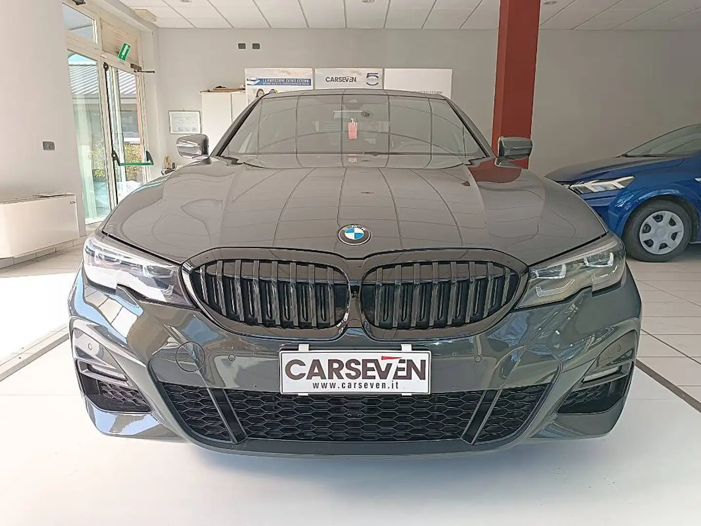 BMW 318 318d mhev 48V MSport auto Grijs - 2