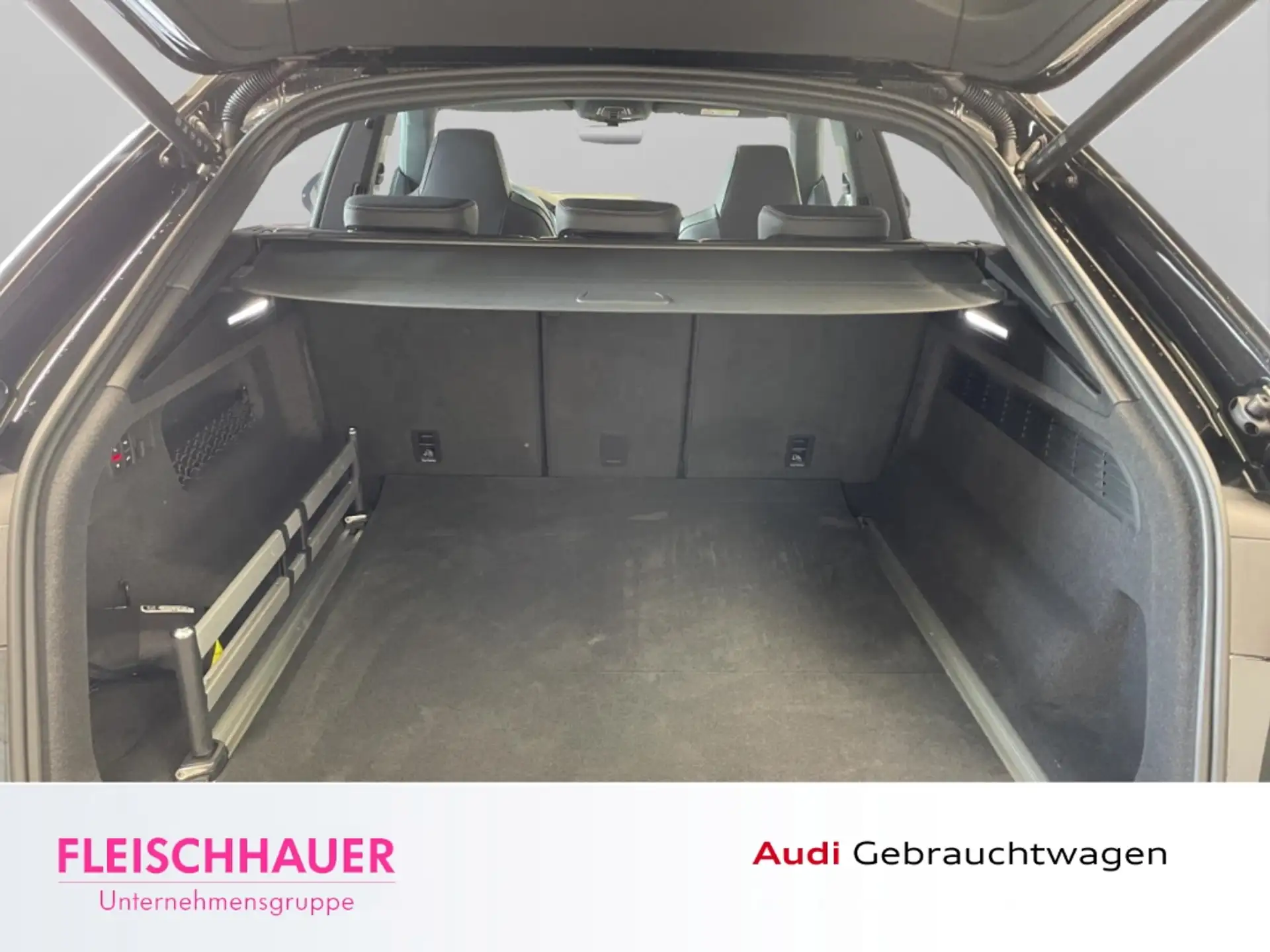 Audi RS Q8 4.0 TFSI 2025 검정 사진 7