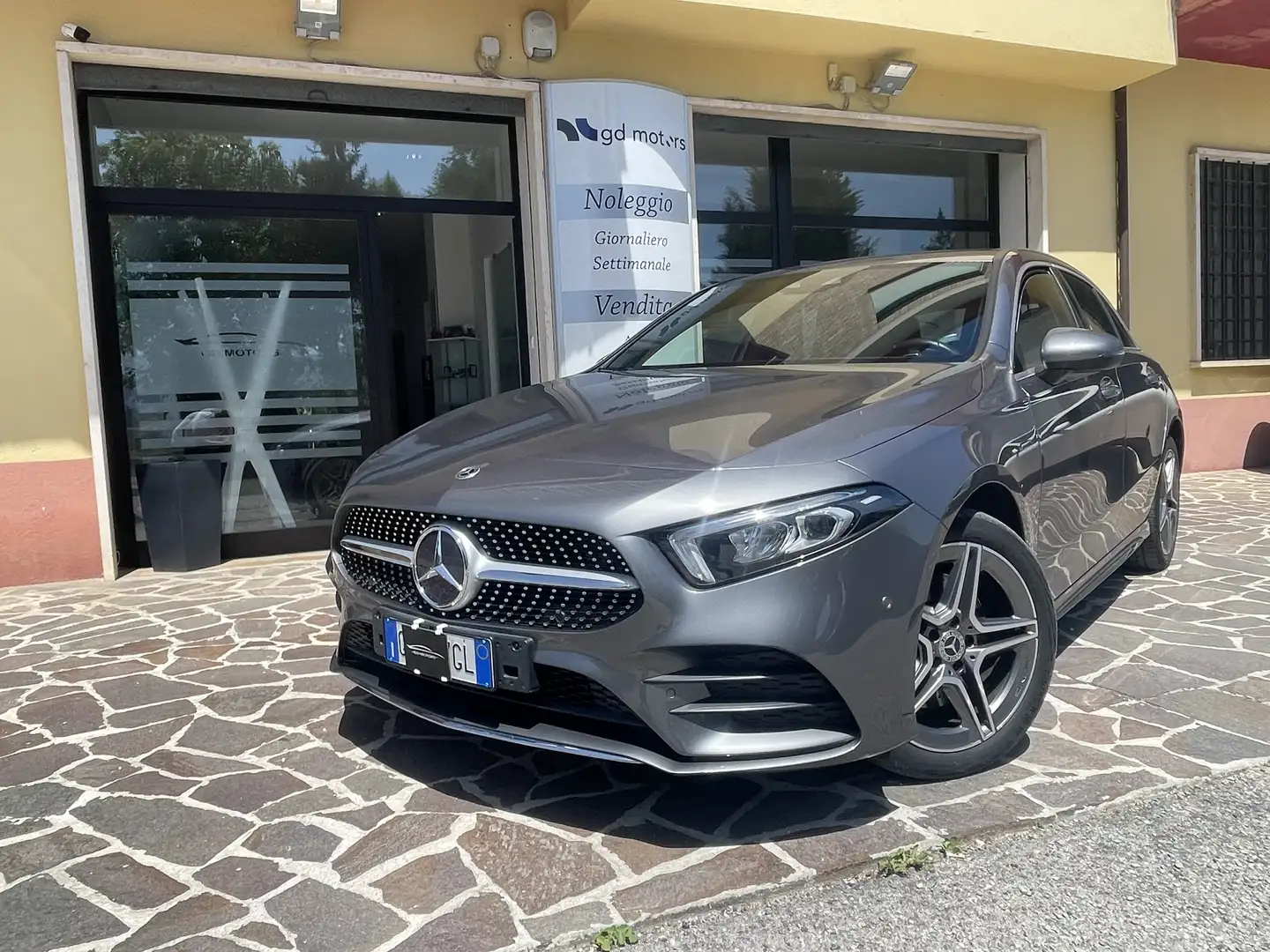 Mercedes-Benz A 250 A 250 e phev (eq-power) Premium auto Gris - 2