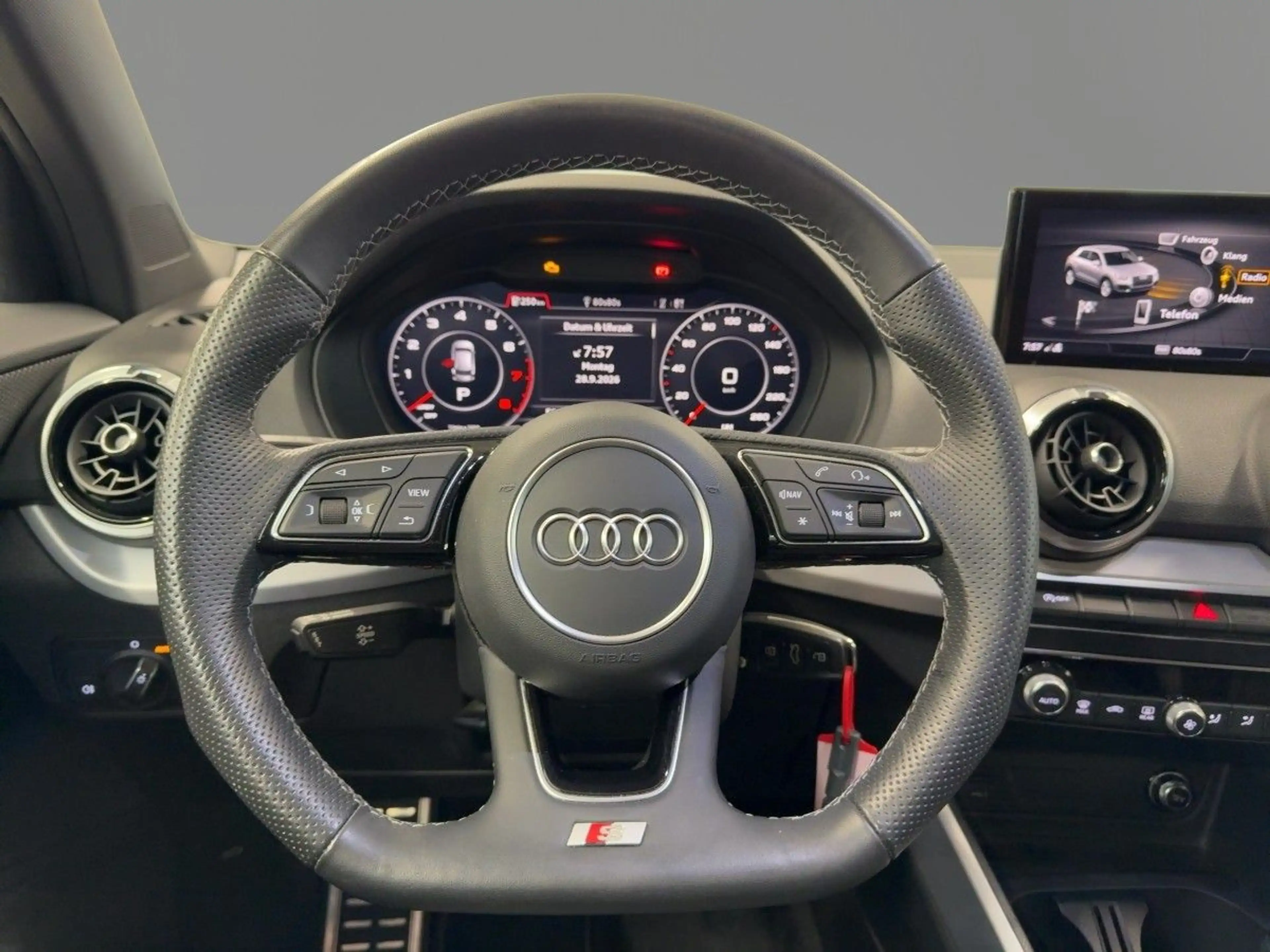 Audi Q2 S line 35 TFSI virtual — photo 11