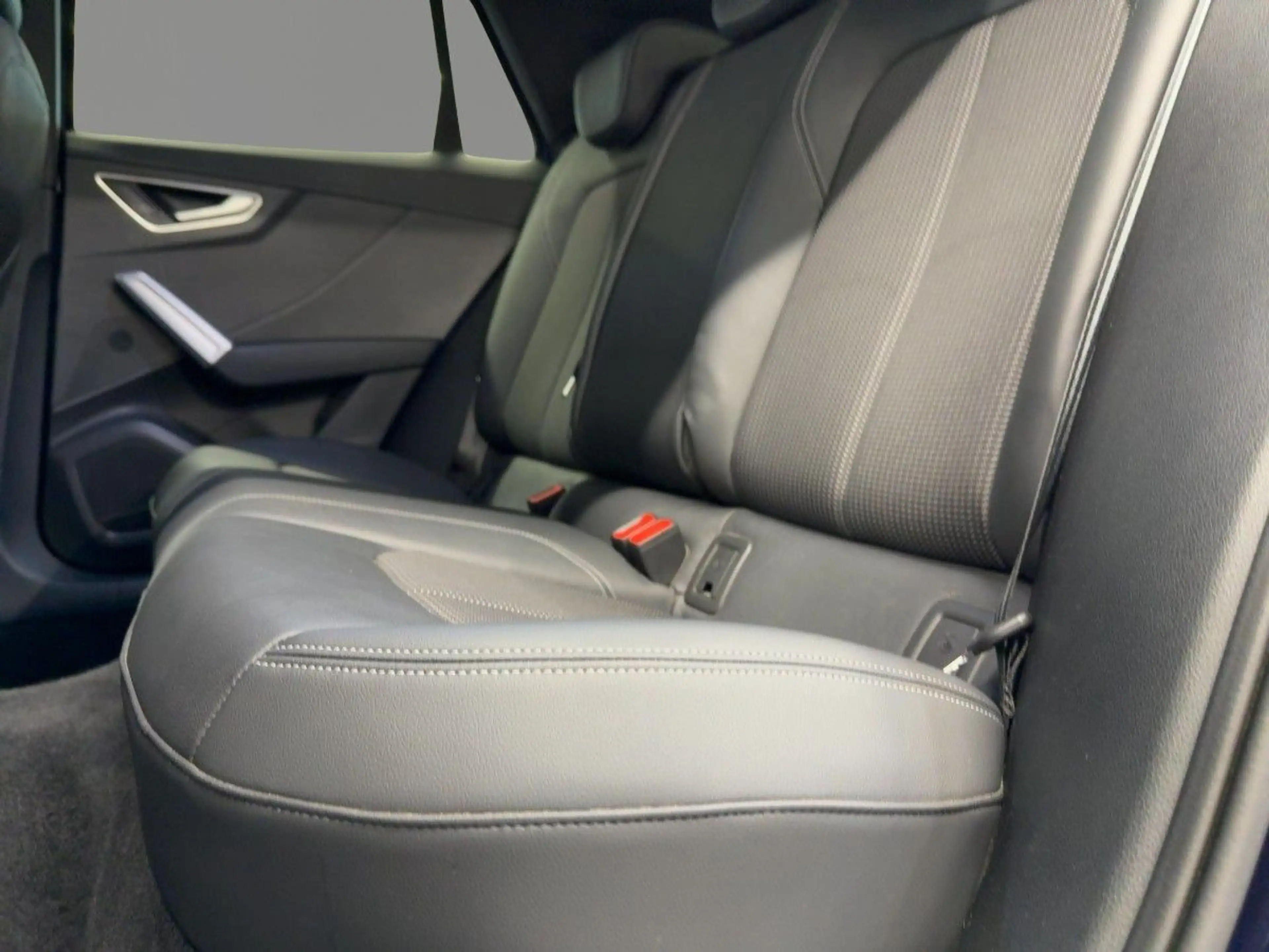 Audi Q2 S line 35 TFSI virtual — photo 9