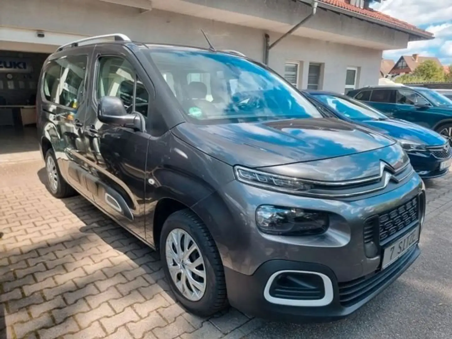 Citroen Berlingo XL PureTech 110 FEEL 7 Sitze aus 1. Hand Grau - 2