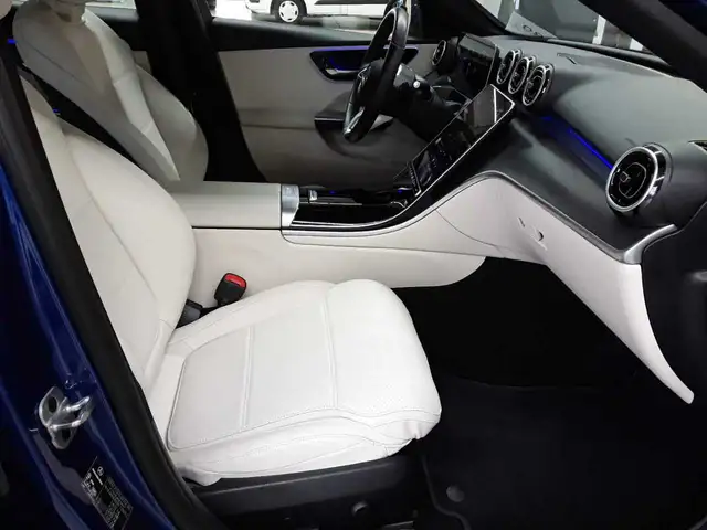 Mercedes-Benz C-Class view 8