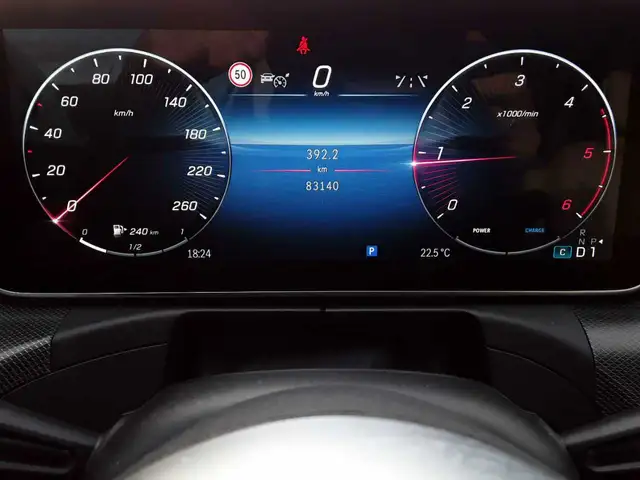 Mercedes-Benz C-Class view 11
