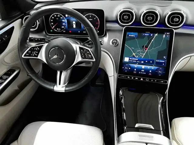 Mercedes-Benz C-Class view 10