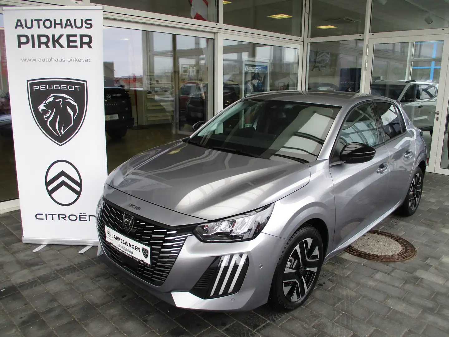 Peugeot 208 Hybrid 110 Allure Silber - 1