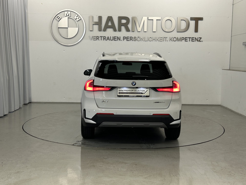 BMW X1 xDrive20d *Premium Paket* — photo 4