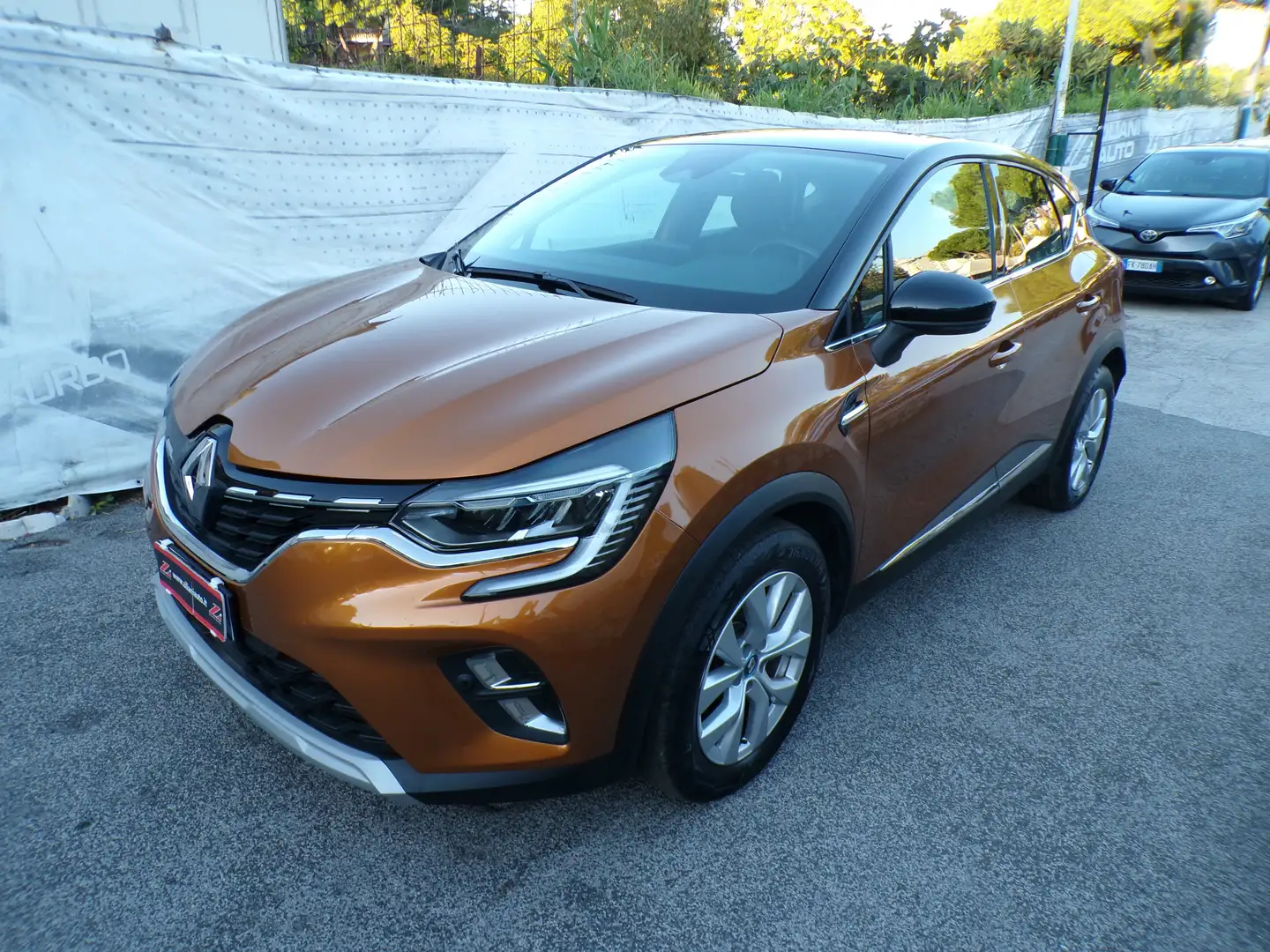 Renault Captur 1.6 phev Intens AUTOM..PLUG IN..APPLE CAR PLAY.. Arancione - 2