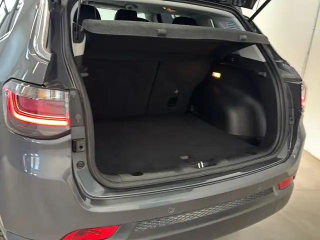 Jeep Compass view 15