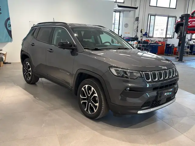 Jeep Compass view 3