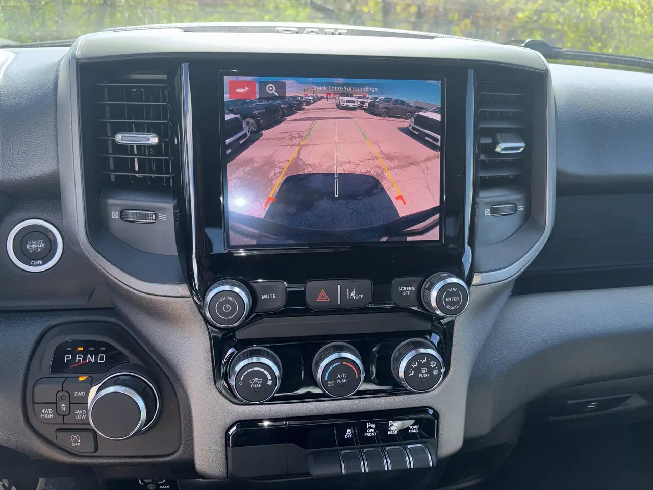 RAM 1500 снимка RAM 1500