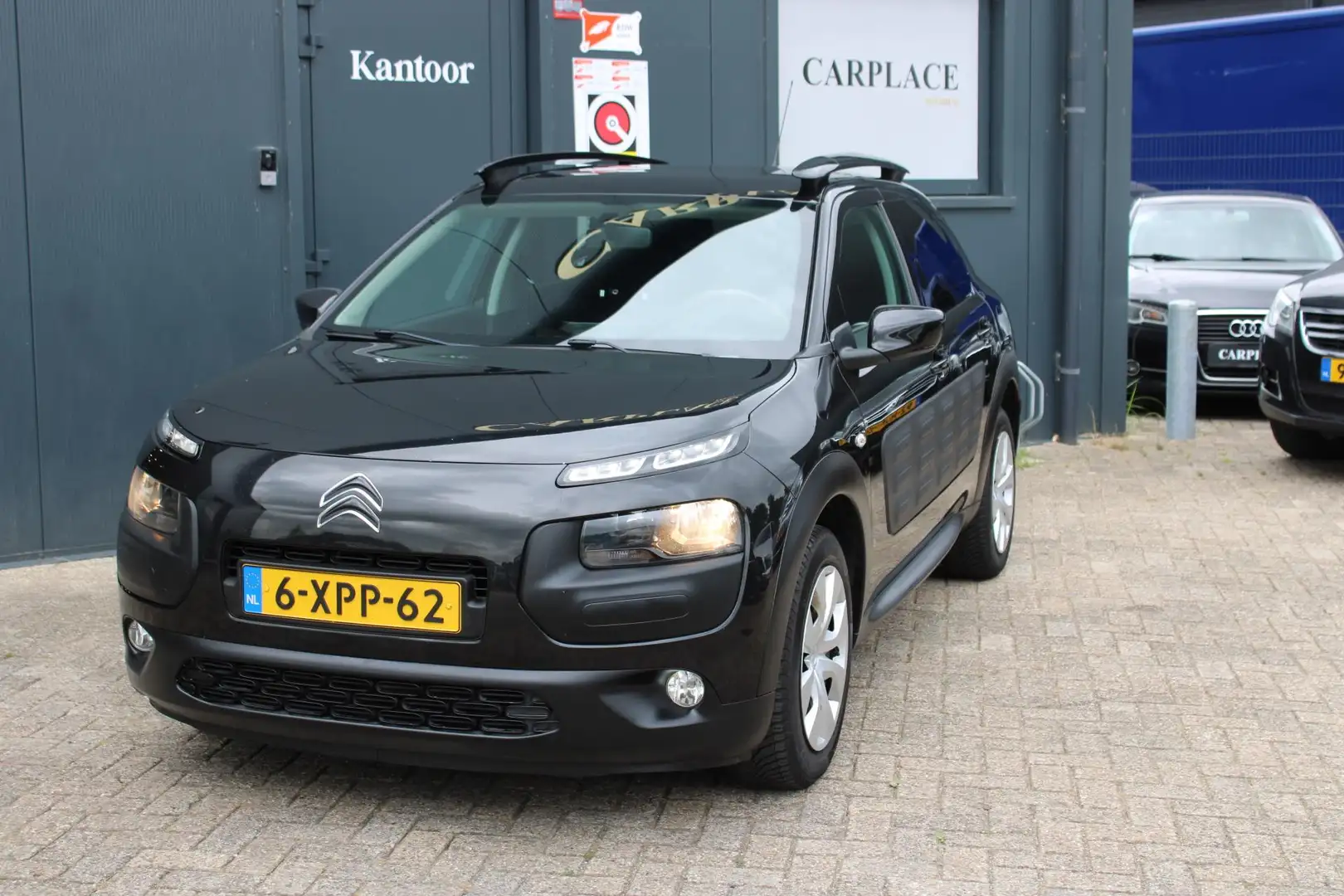 Citroen C4 Cactus 1.2 e-VTi Feel Zwart - 2