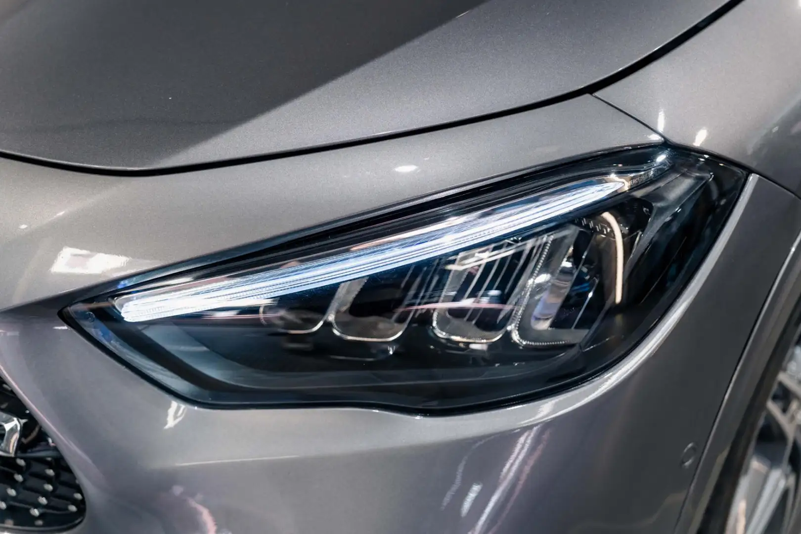 Mercedes-Benz GLA 250 e hybrid EQ AMG Line Advanced Plus*TETTO PANO*IVA Grigio - 2