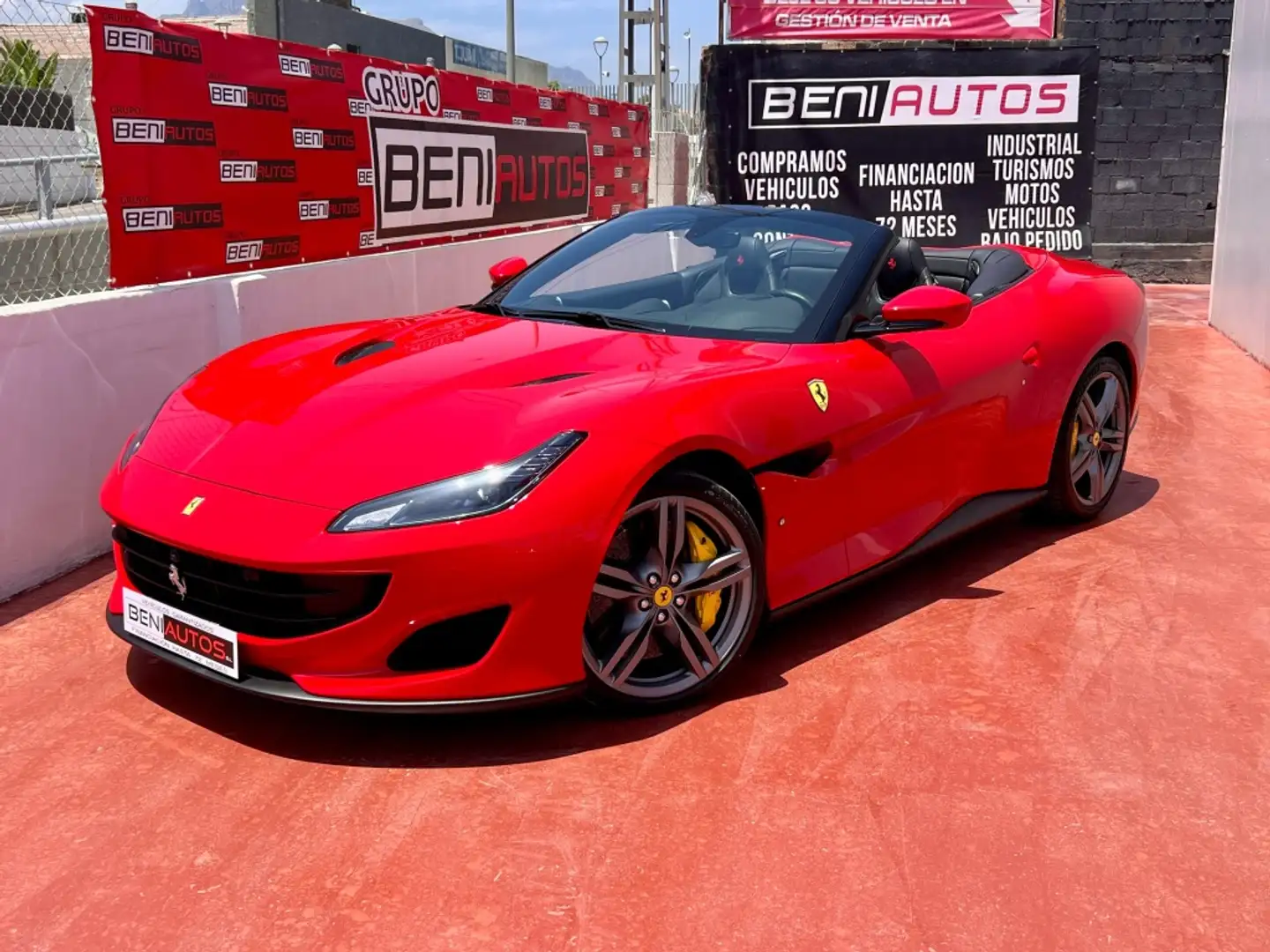 Ferrari Portofino Rood - 1