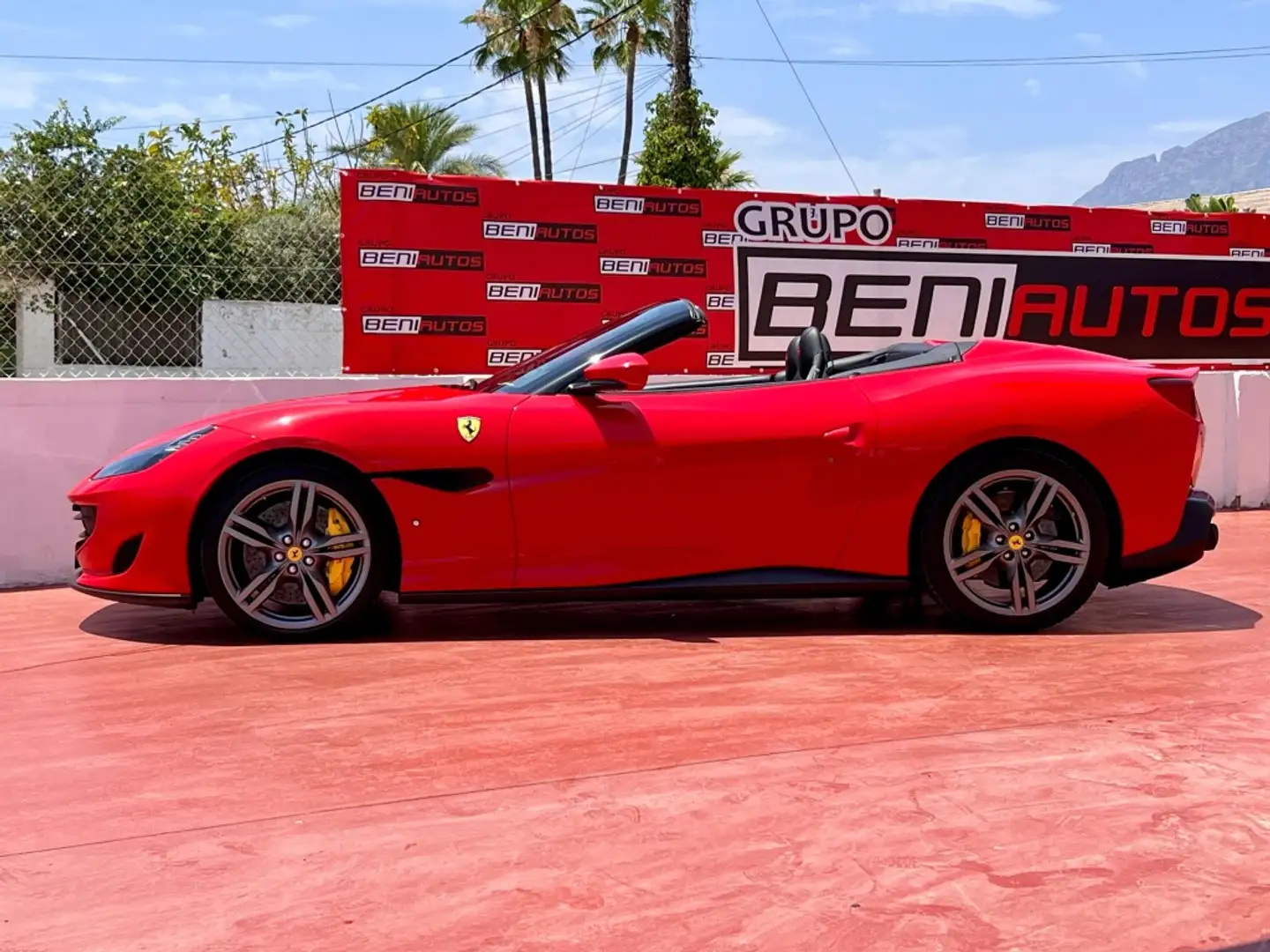 Ferrari Portofino Rood - 2
