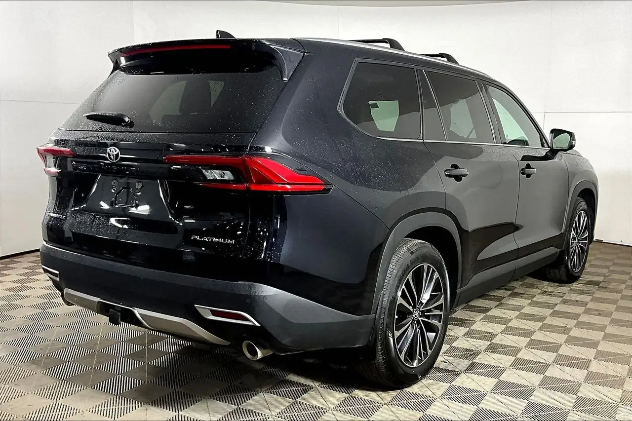 Toyota Grand Highlander снимка Toyota Grand Highlander
