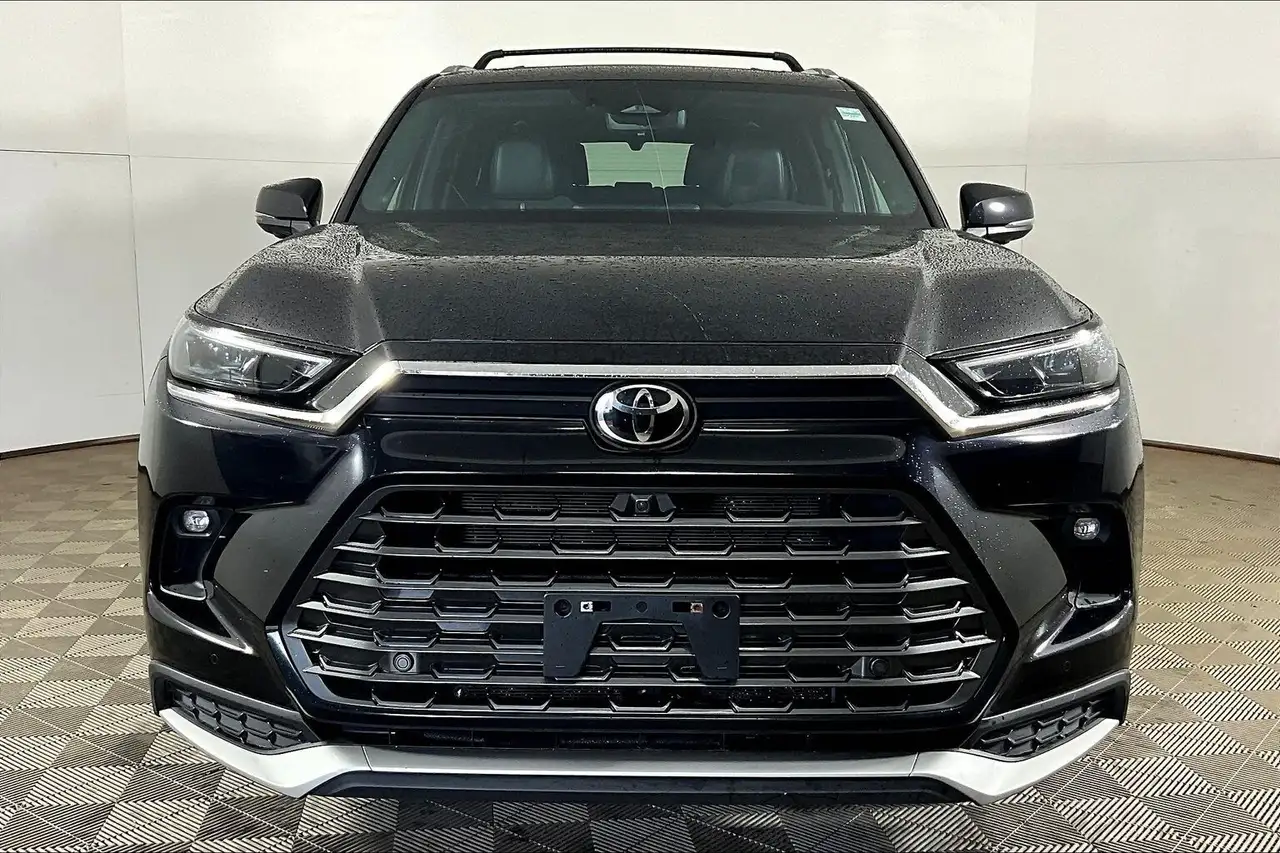 Toyota Grand Highlander снимка Toyota Grand Highlander