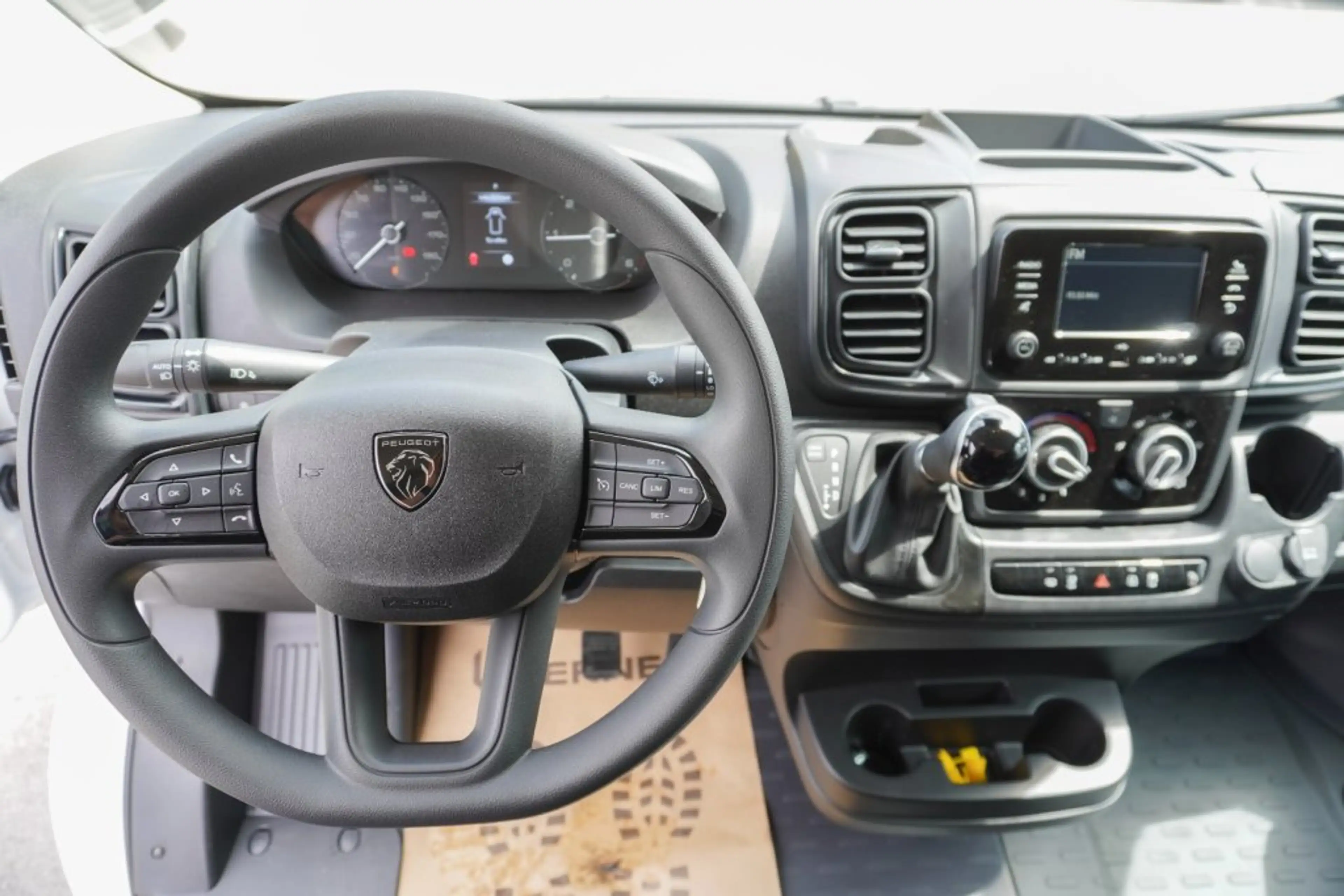 Peugeot Boxer KW L3H2 3.5T Heavy Diesel 140 Automatik — photo 8