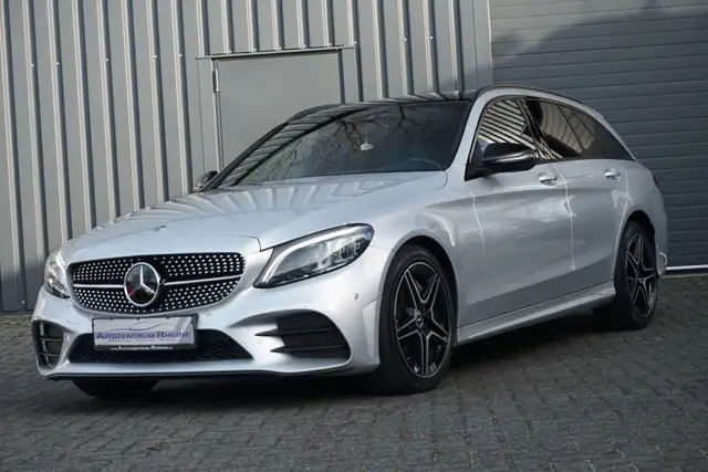 Mercedes-Benz C-Class view 3