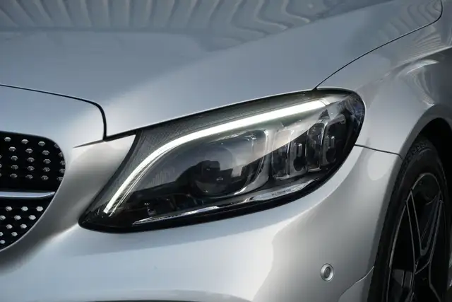 Mercedes-Benz C-Class view 11