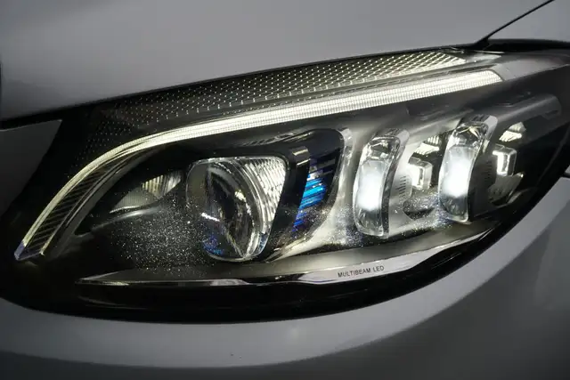 Mercedes-Benz C-Class view 12