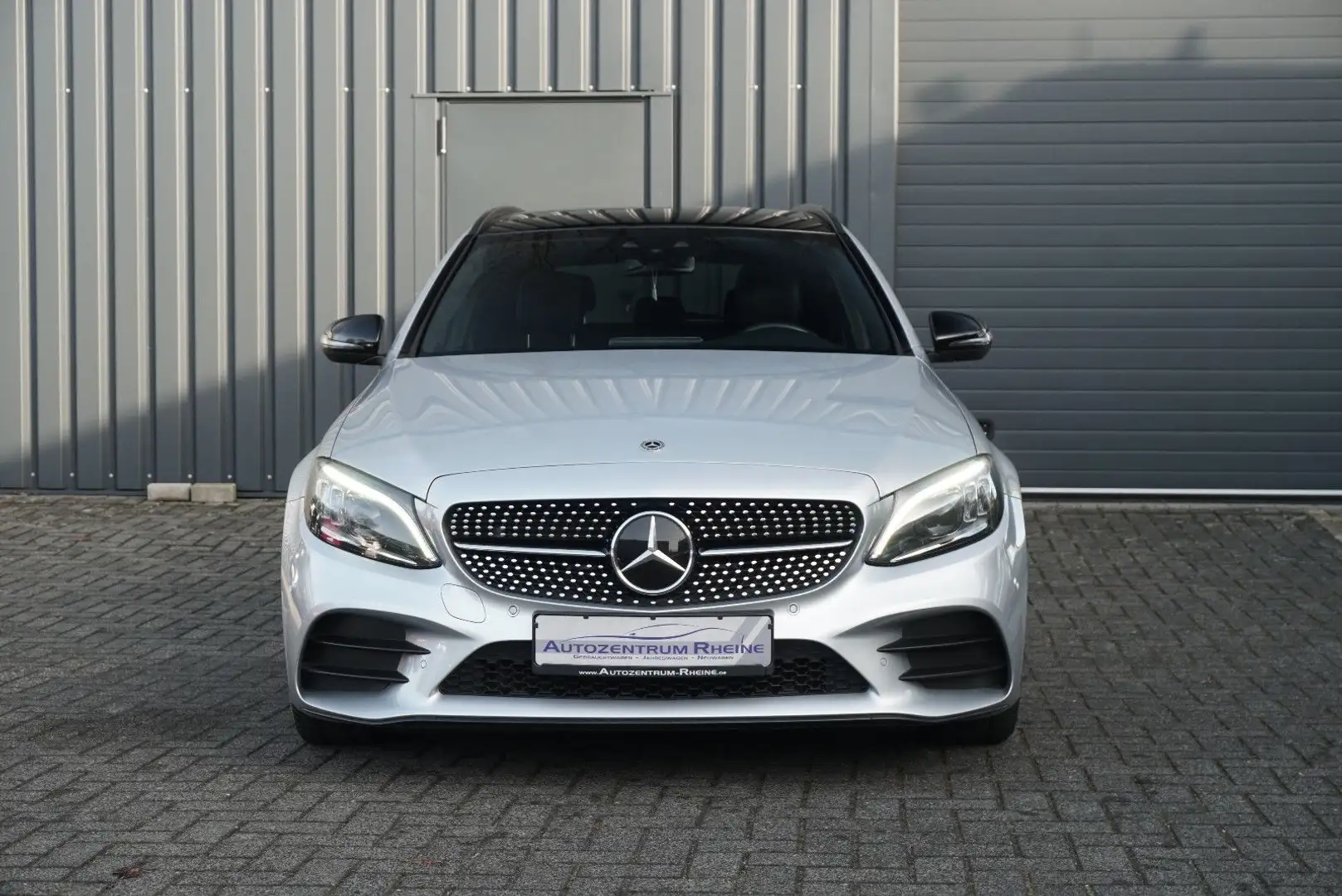 Mercedes-Benz C 300 T AMG Multib RFK PANO SHZ NAV Ambiente ACC Argent - 2