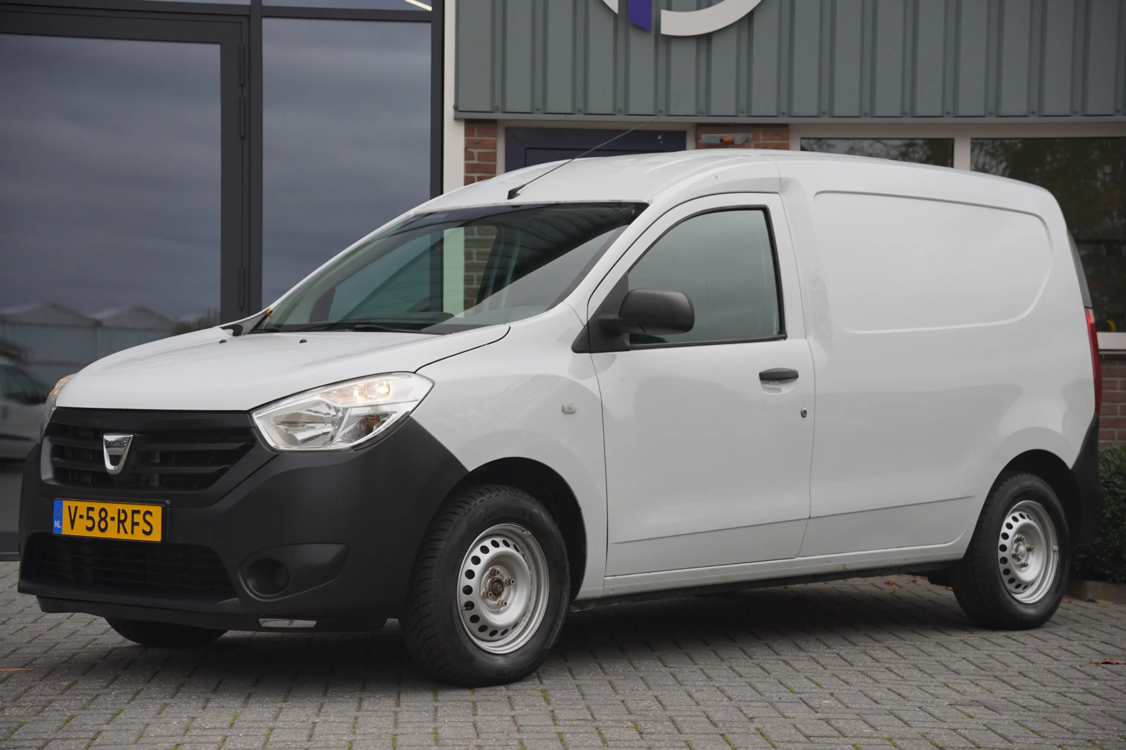 Dacia Dokker 1.6 MPI, BENZINE, TREKHAAK, BTW-VRIJ / MARGE — photo 2