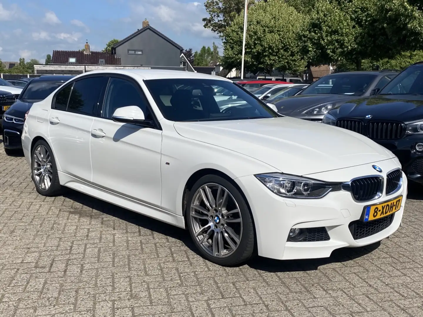 BMW 320 3-serie 320i High Exe Sedan M-Pakket 2014 NL Auto Wit - 2
