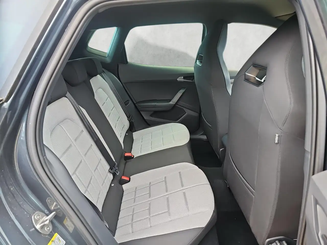 SEAT Arona 1.5 TSI DSG FR AHK / Tech-Paket / Keyless 14