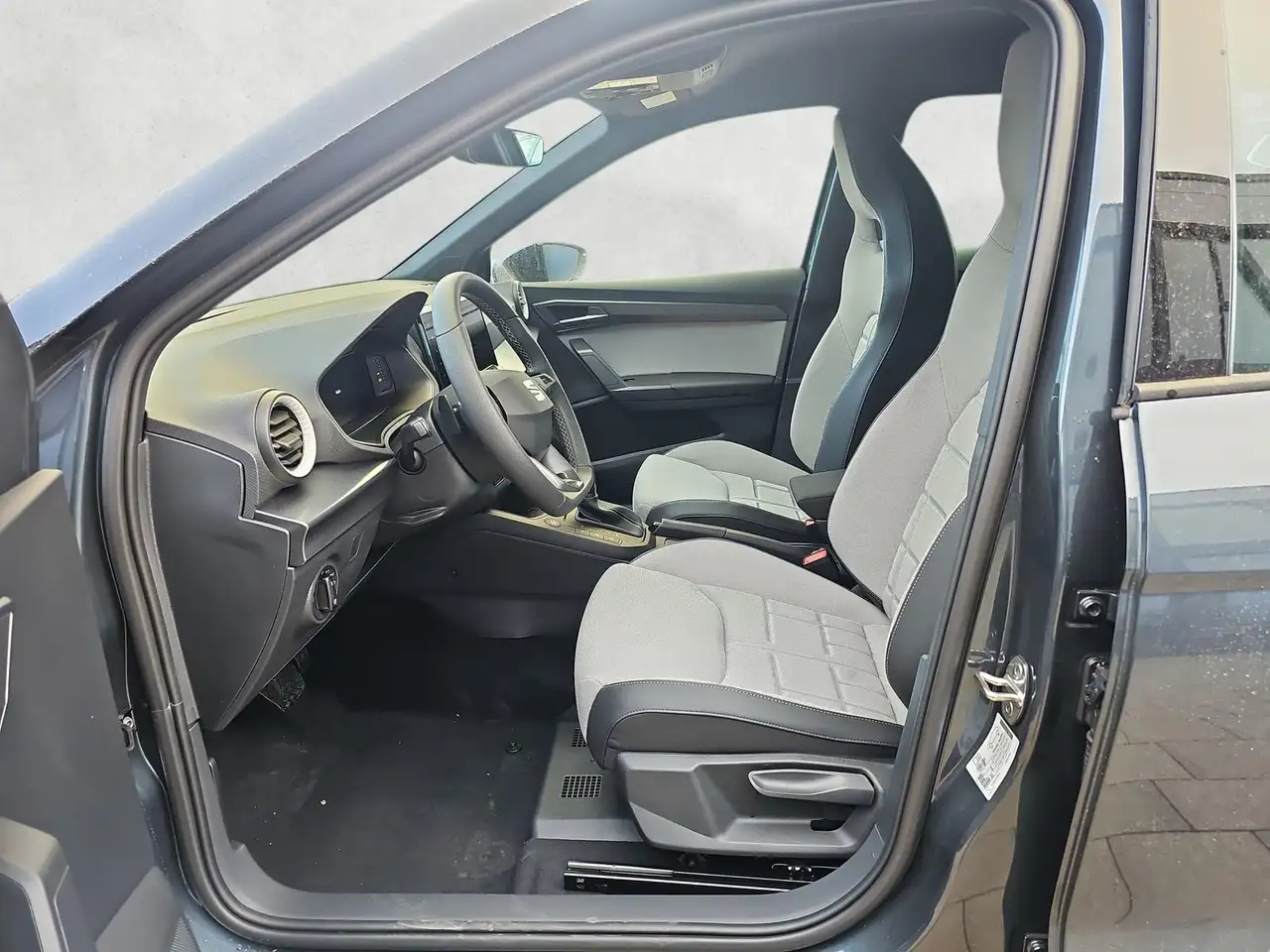 SEAT Arona 1.5 TSI DSG FR AHK / Tech-Paket / Keyless 10