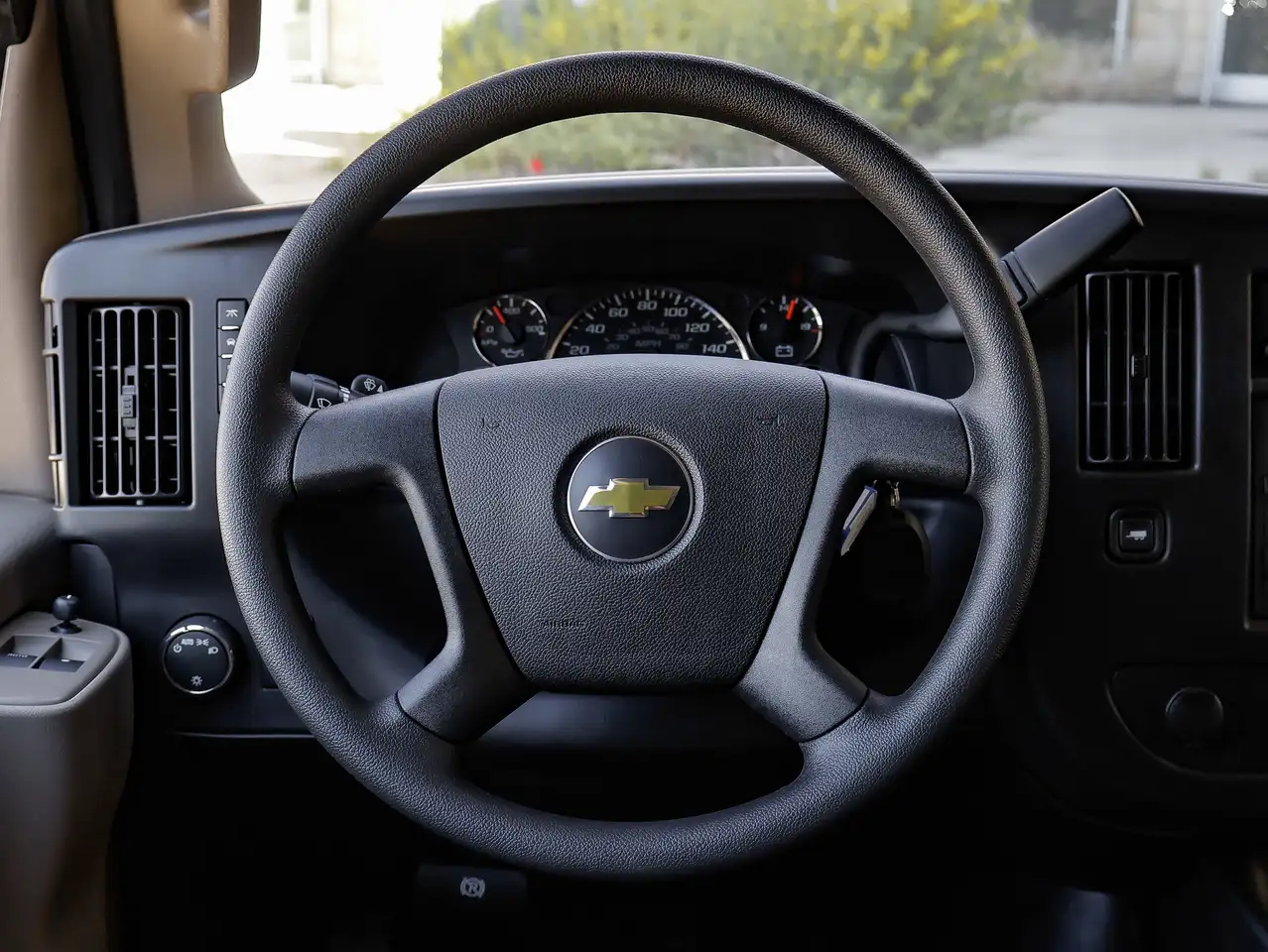 Chevrolet Express 3500 снимка Chevrolet Express 3500