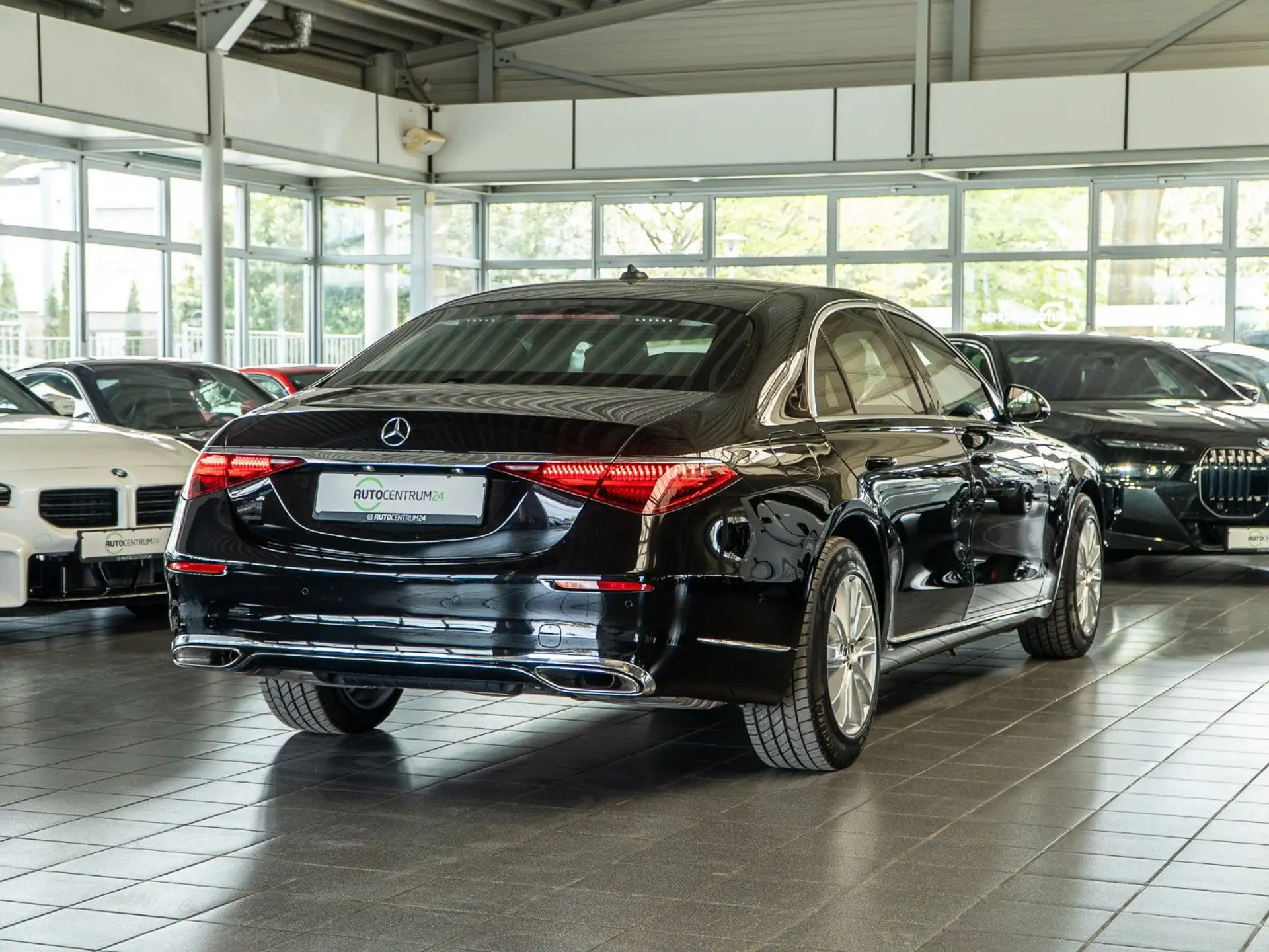 벤츠 Mercedes-Benz S-Class S 680 2024 검정 사진 8