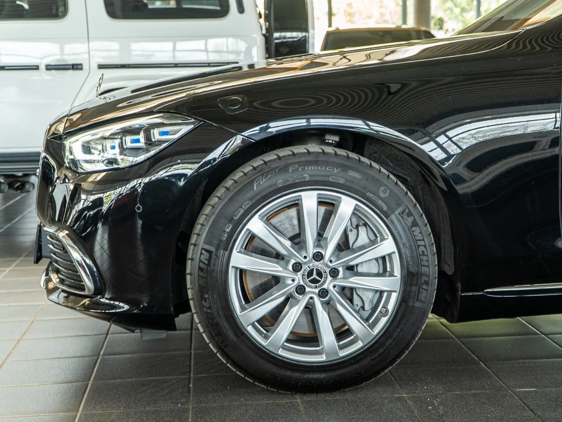 벤츠 Mercedes-Benz S-Class S 680 2024 검정 사진 5