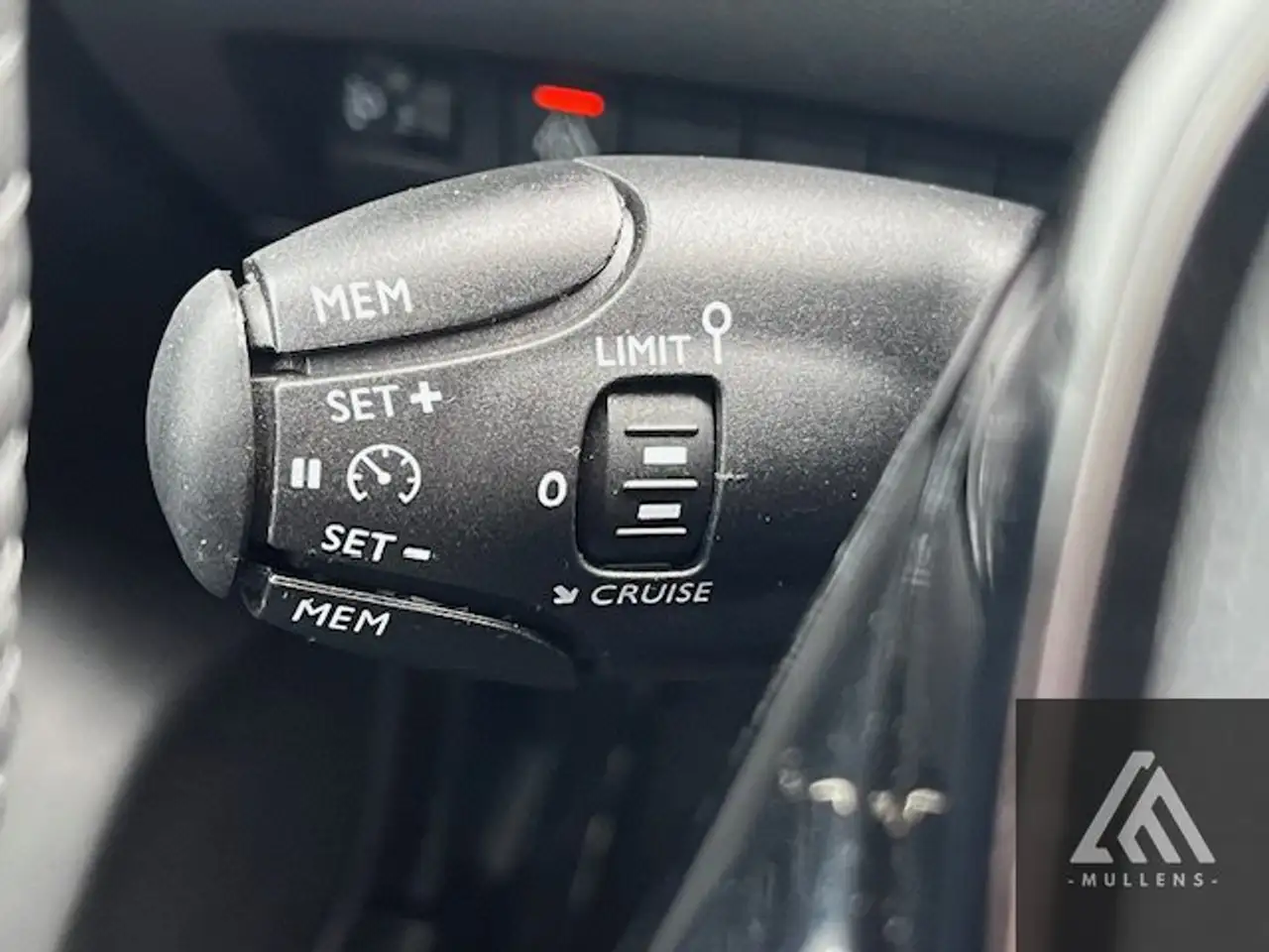 Peugeot 208 Elektrisch Style 25
