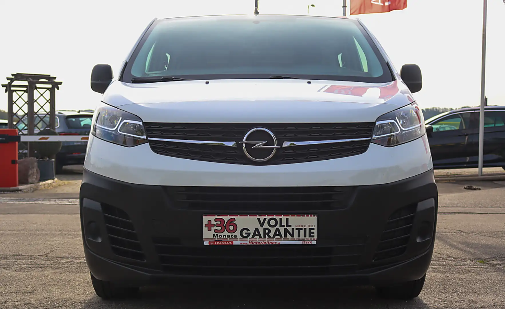Opel Vivaro Kombi 2,0 D netto 15.800.- ZR NEU Weiß - 2