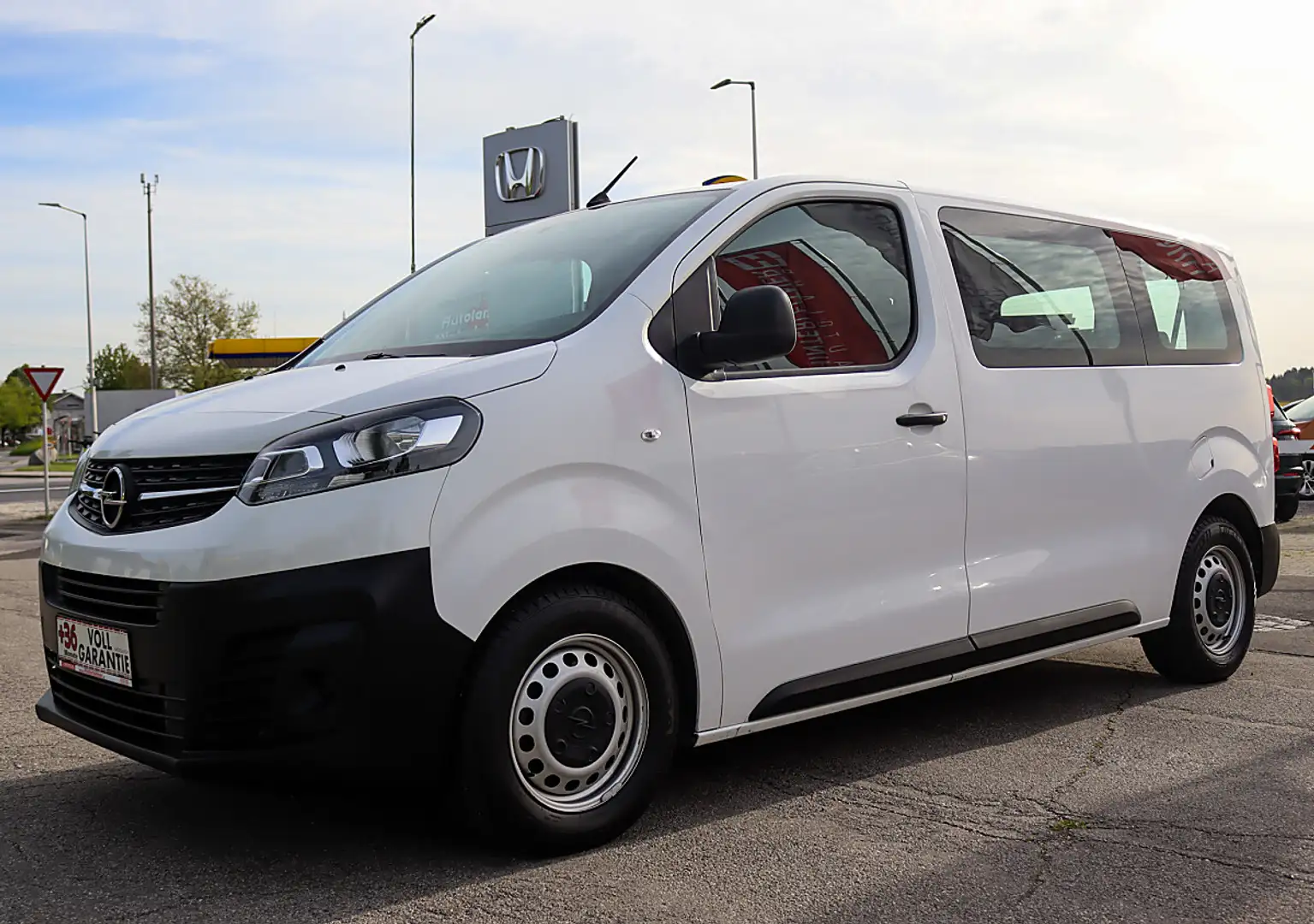 Opel Vivaro Kombi 2,0 D netto 15.800.- ZR NEU Weiß - 1