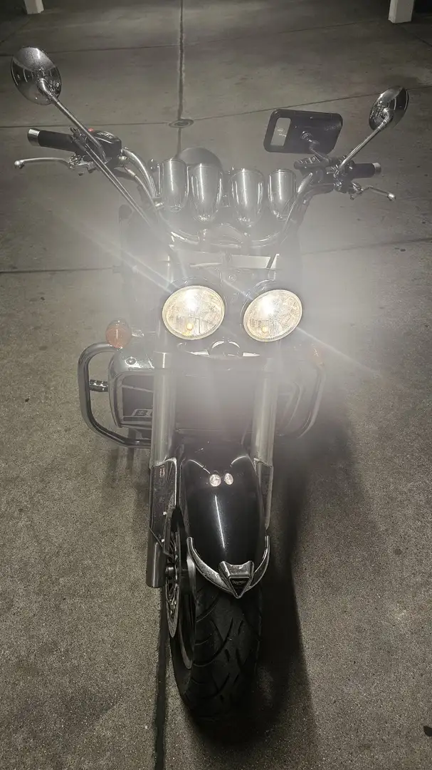 Triumph Rocket III Classic Zwart - 2
