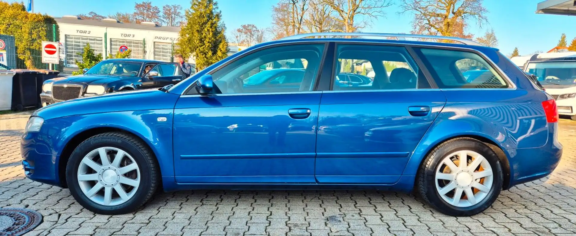 Audi A4 Avant 1.8 T AUTOMATIK KLIMA AHK TÜV NEU Blau - 2