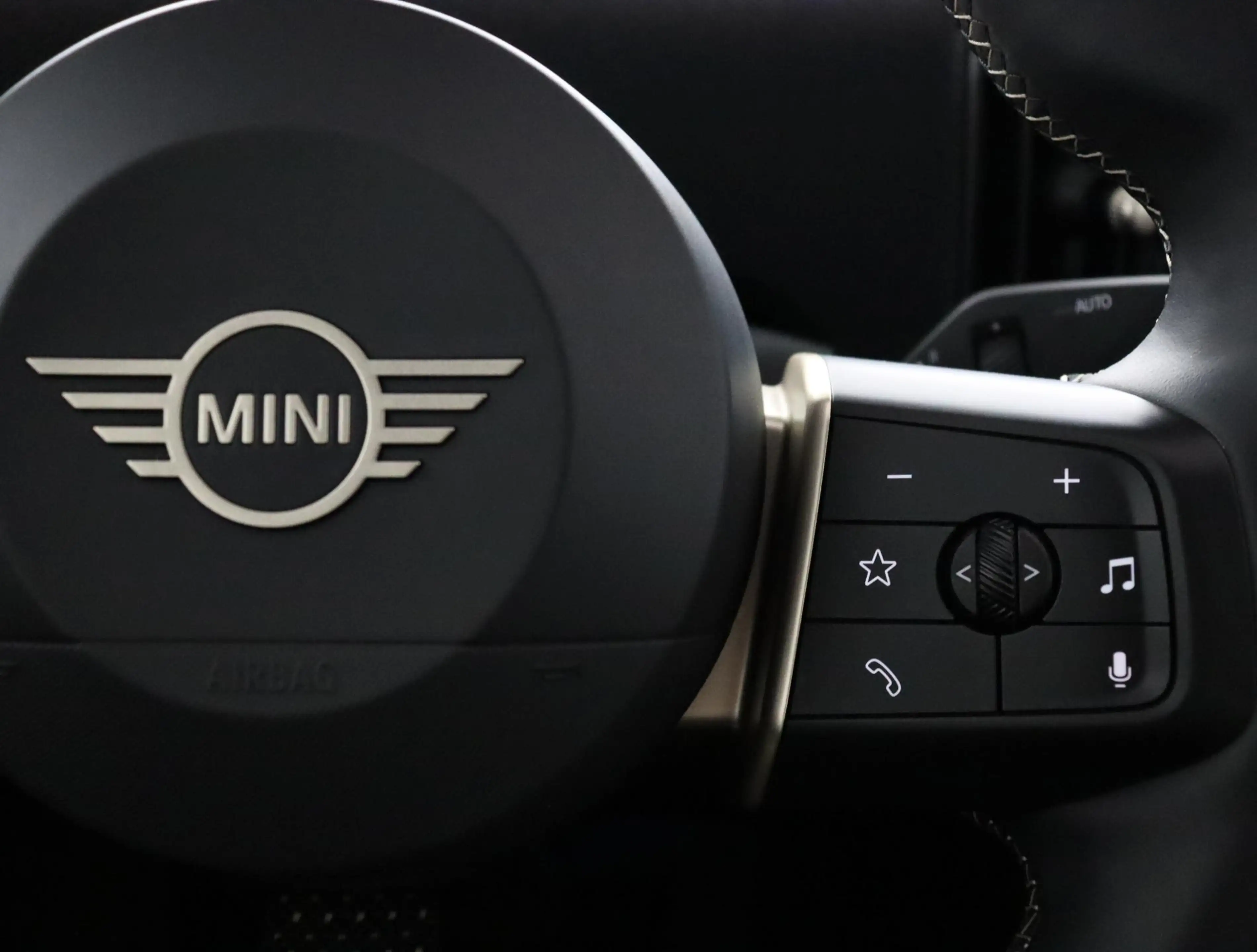 MINI Cooper C Cabrio Mini 2.0 Classic M | 17 inch Parallel Spoke 2-tone — photo 13