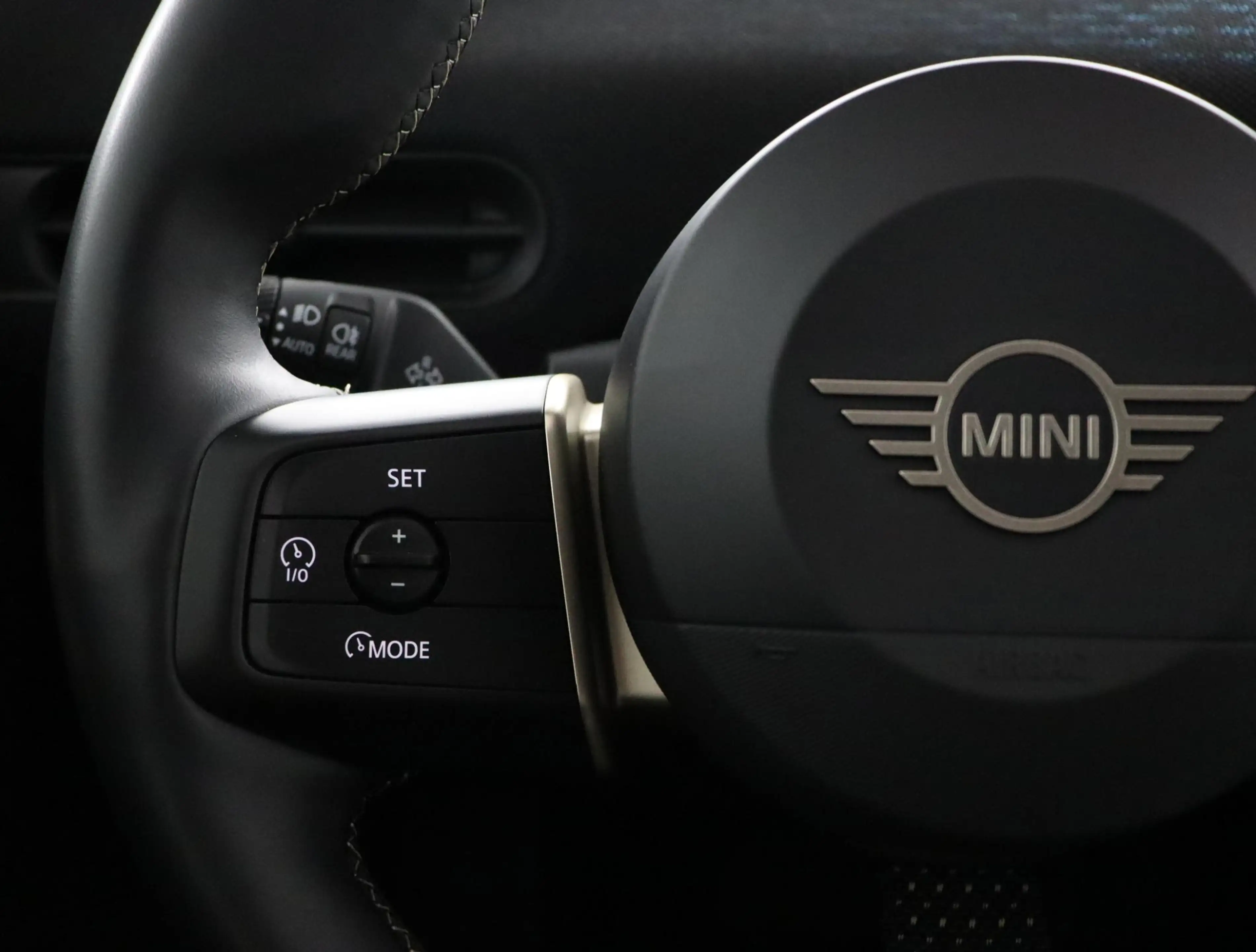 MINI Cooper C Cabrio Mini 2.0 Classic M | 17 inch Parallel Spoke 2-tone — photo 12