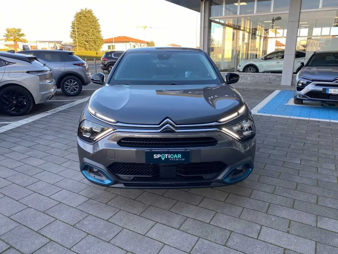 Citroen C4 ELETTRICA 136cv SHINE+PARK ASSIST KM ZERO Gris - 2
