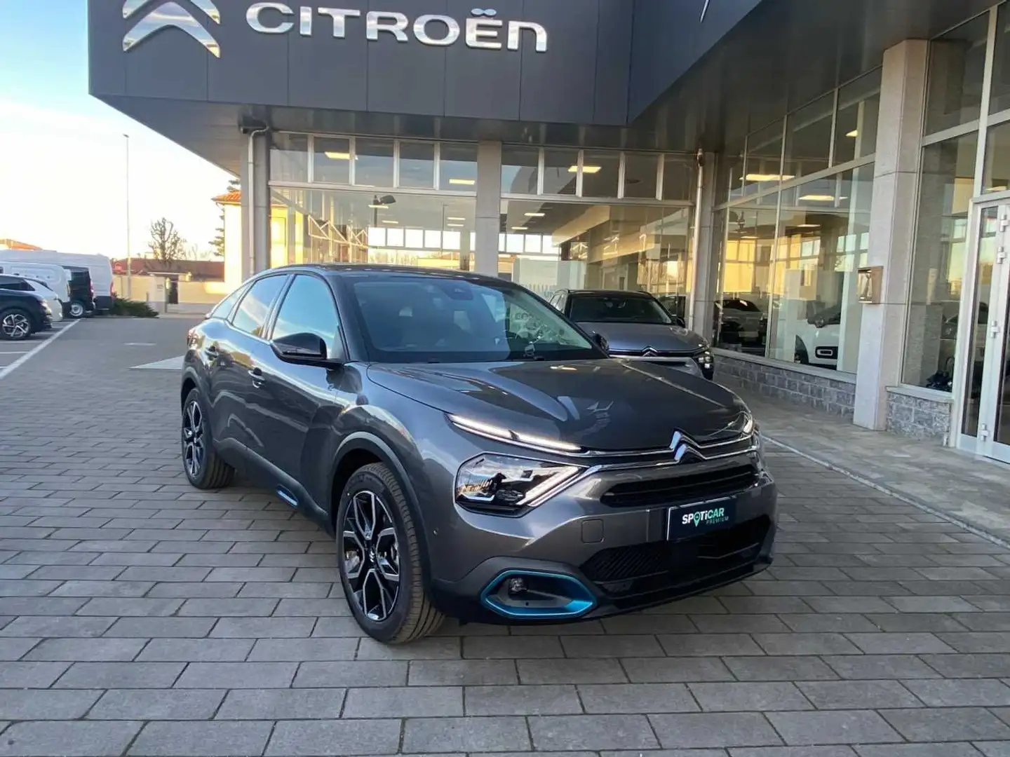 Citroen C4 ELETTRICA 136cv SHINE+PARK ASSIST KM ZERO Gris - 1