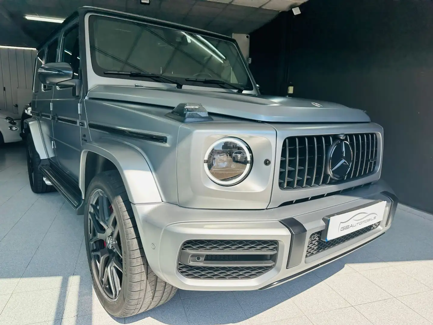 Mercedes-Benz G 63 AMG 4Matic 9G-Tronic Gris - 1