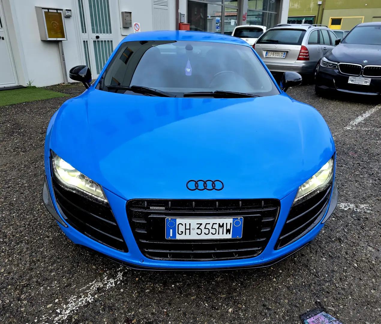 Audi R8 Coupe 5.2 V10 quattro r-tronic PERMUTA Schwarz - 2