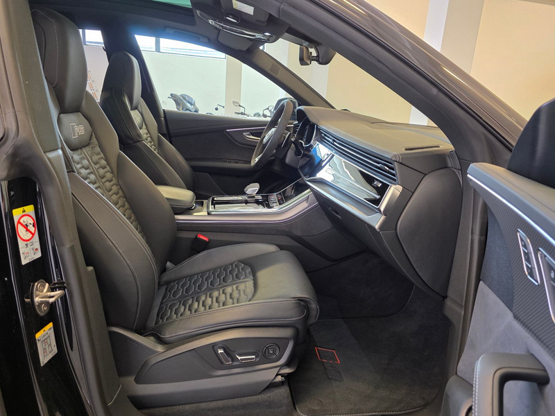 Audi RS Q8 *Keramik/V-MAX 305/Garantie/AHK/Standhzg* — photo 15