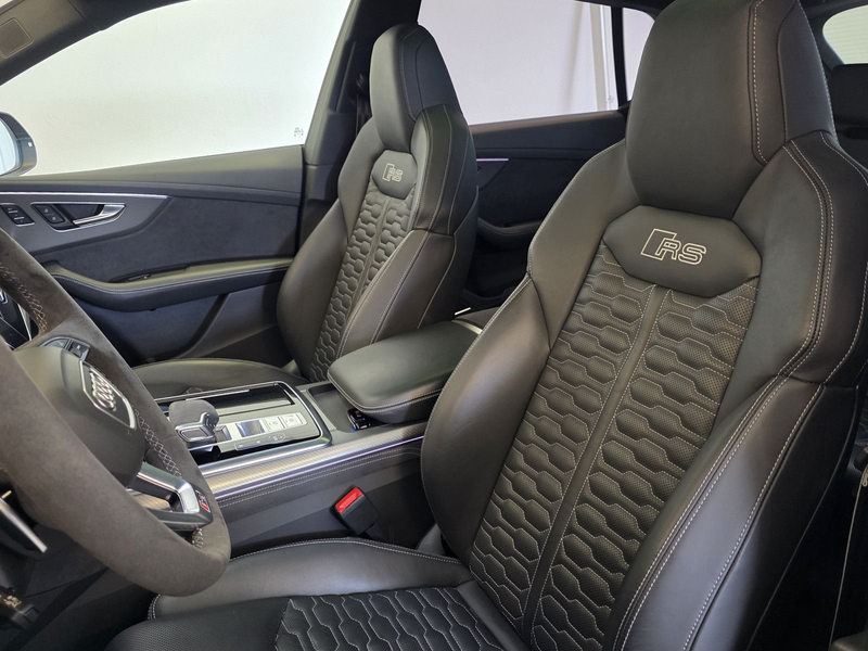 Audi RS Q8 *Keramik/V-MAX 305/Garantie/AHK/Standhzg* — photo 14