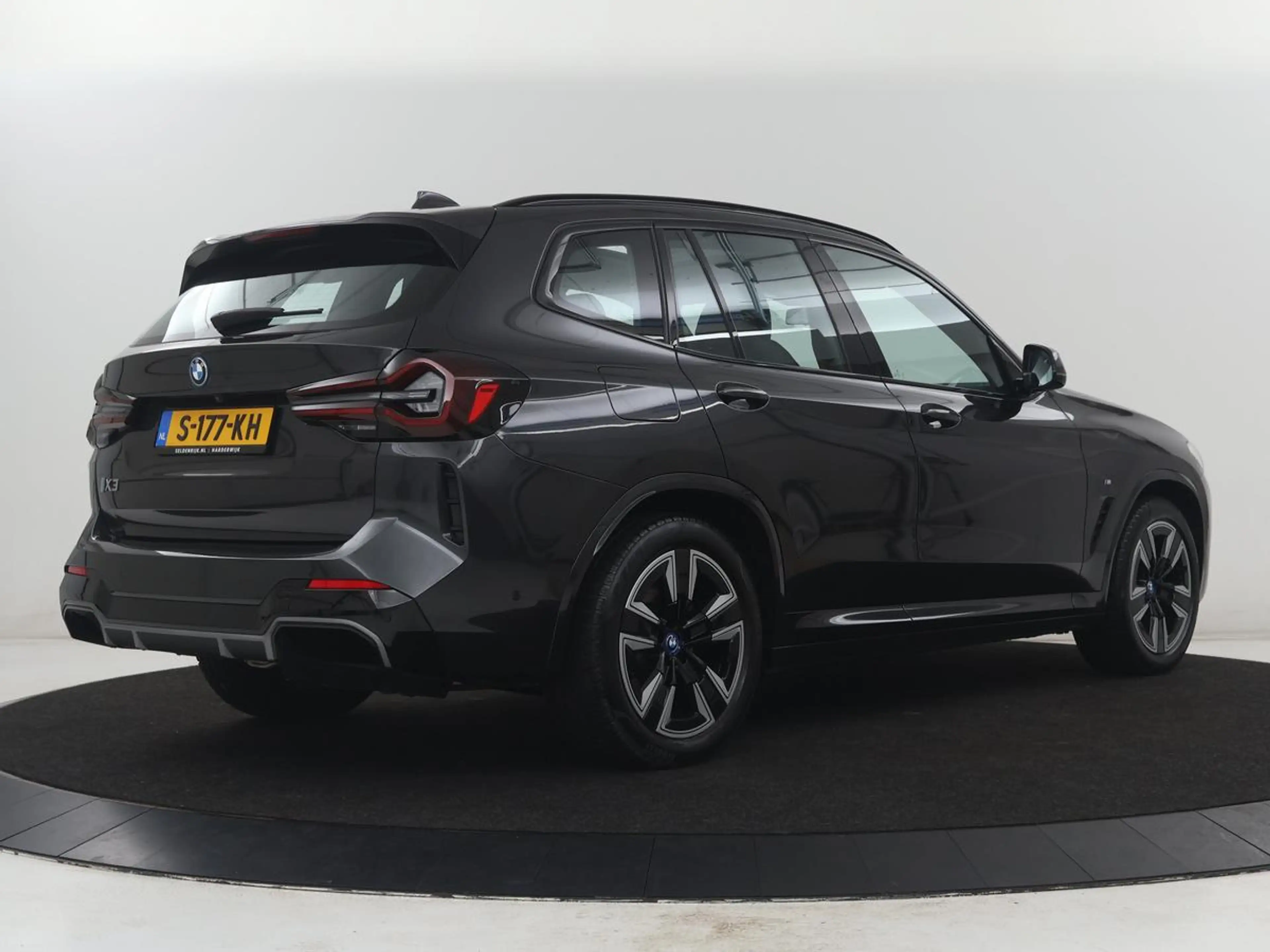 BMW iX3 Executive 80 kWh | SOH 93,8% | Panoramadak | Leder — photo 33