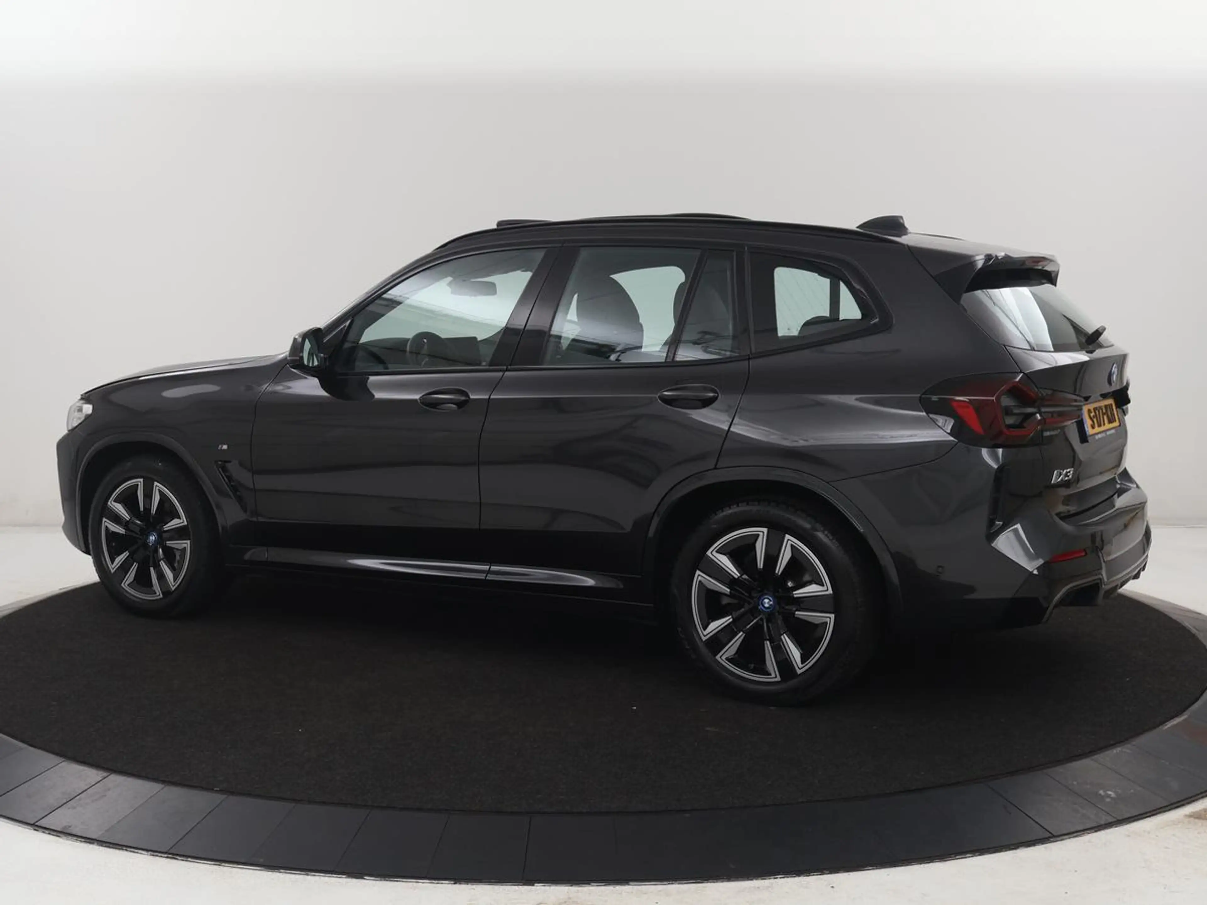 BMW iX3 Executive 80 kWh | SOH 93,8% | Panoramadak | Leder — photo 2