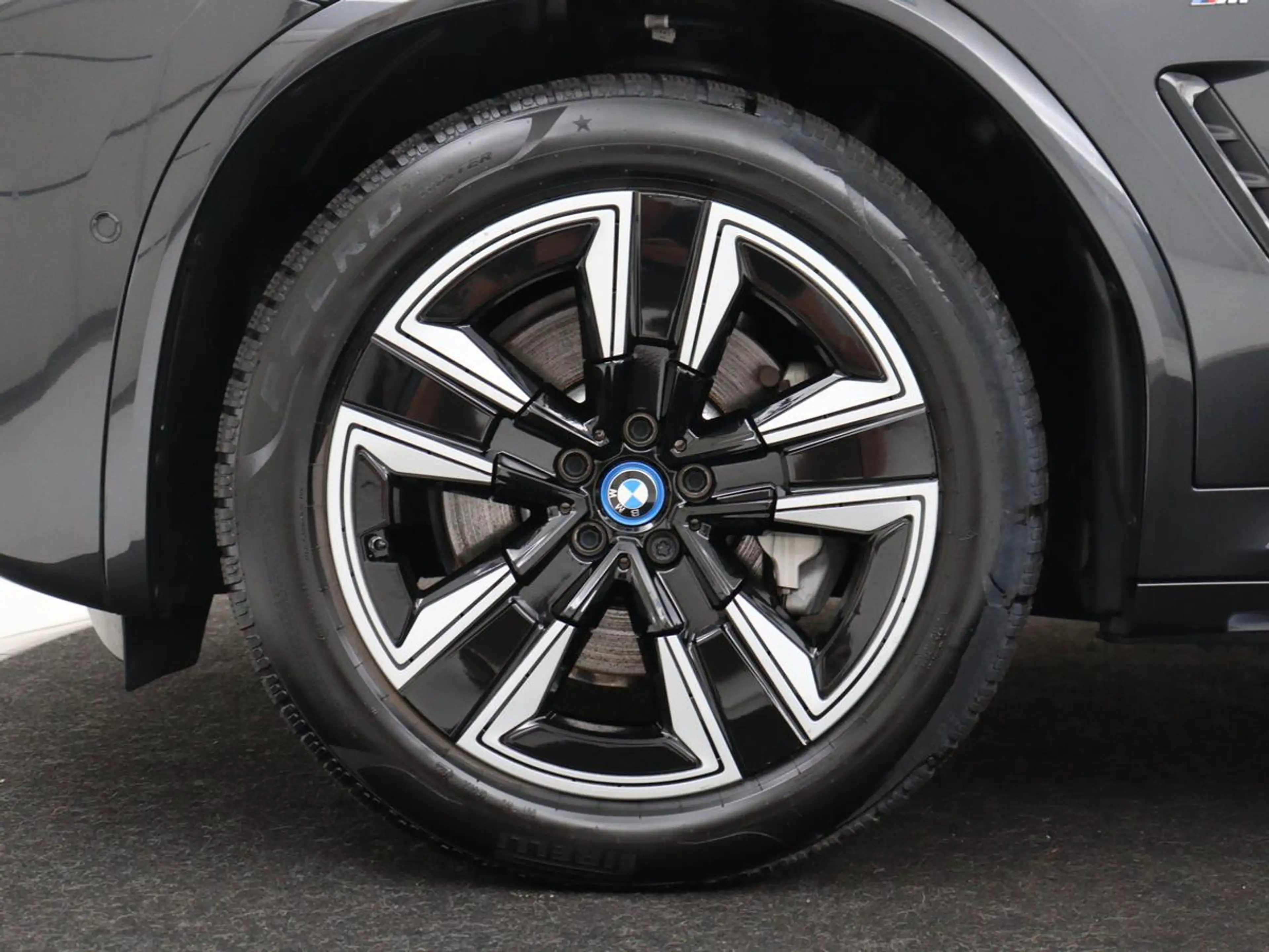 BMW iX3 Executive 80 kWh | SOH 93,8% | Panoramadak | Leder — photo 30